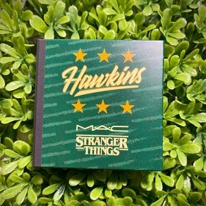 Mac Cosmetics X Stranger Things Friends Don’t Lie Blush